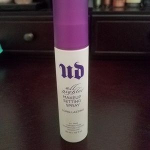 Urban Decay setting spray